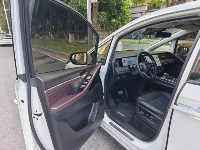 GAC Trumpchi M8 — Фото автомобиля 7