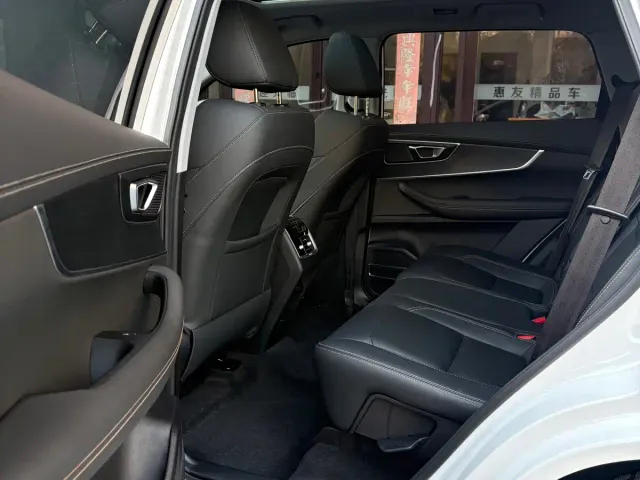 Chery Tiggo 8 — Фото автомобиля 8
