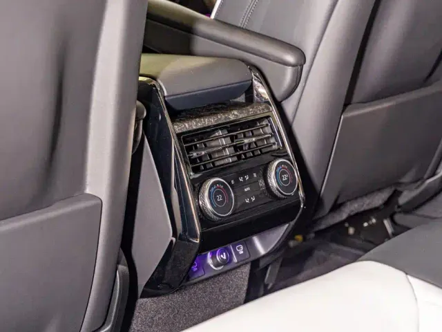 Land Rover Range Rover Sport — Фото автомобиля 14