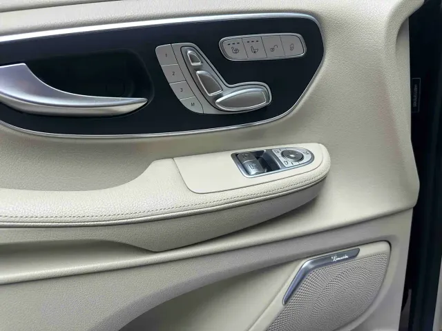Mercedes-Benz V-Class — Фото автомобиля 14
