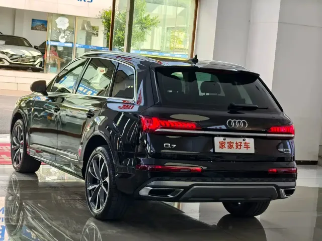 Audi Q7 — Фото автомобиля 23