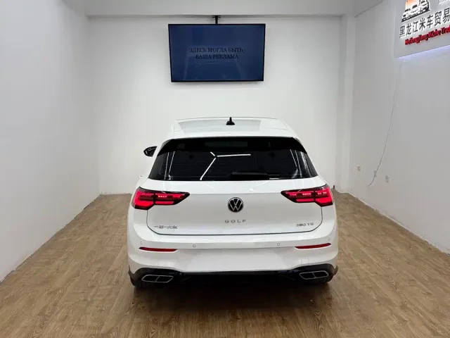Volkswagen Golf — Фото автомобиля 5