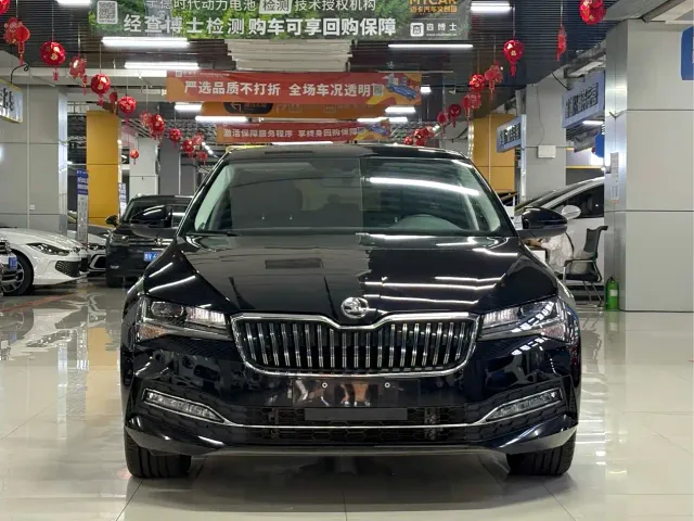Skoda Superb — Фото автомобиля 2