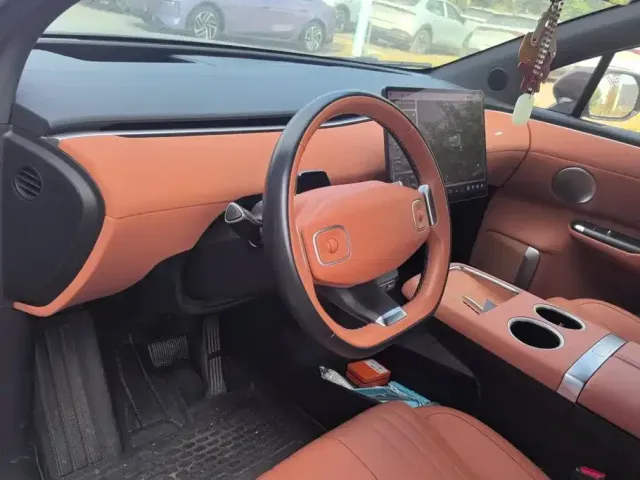 Changan Qiyuan E07 — Фото автомобиля 12