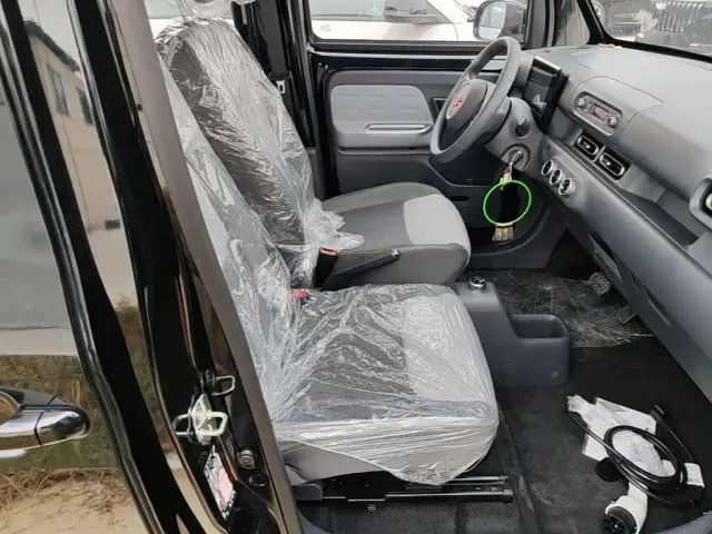 Wuling Zhiguang NEV — Фото автомобиля 24