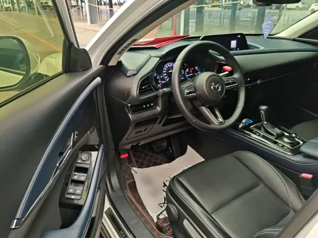 Mazda CX-30 — Фото автомобиля 15