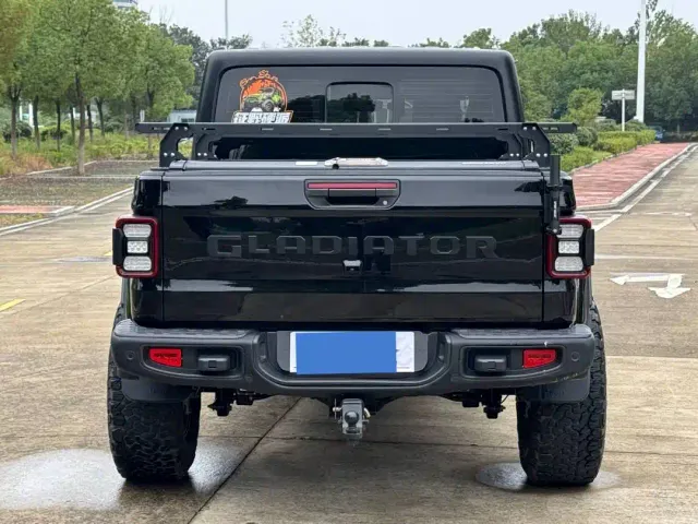 Jeep Gladiator — Фото автомобиля 5
