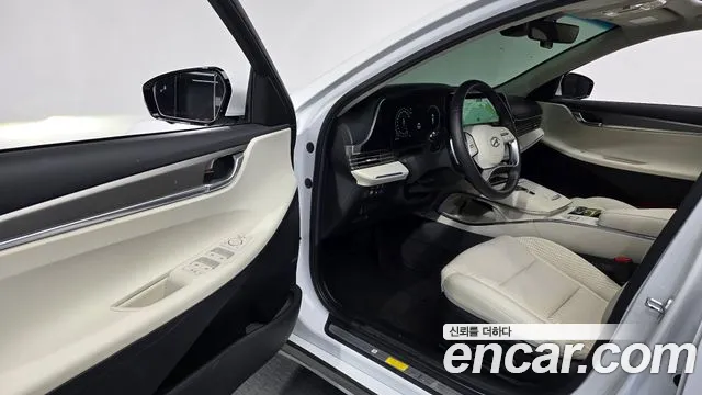 Hyundai Grandeur — Фото автомобиля 10