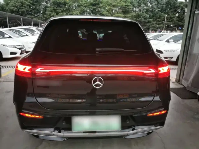 Mercedes-Benz EQS SUV — Фото автомобиля 5