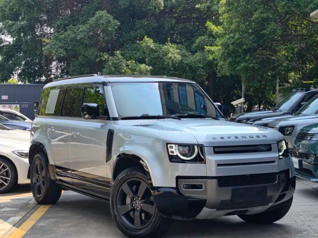 Land Rover Defender — Фото автомобиля 3