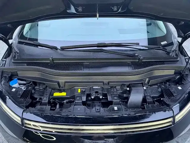 XPeng XPeng X9 2025 Extended Range Edition — Фото автомобиля 11