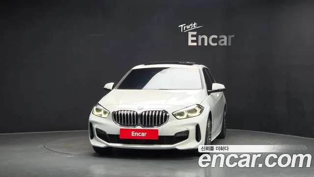 BMW 1 Series F40 — Фото автомобиля 3