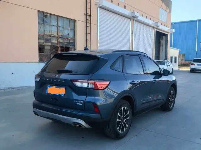 Ford Escape — Фото автомобиля 8