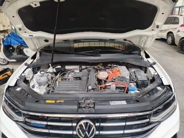 Volkswagen Tiguan L PHEV — Фото автомобиля 19