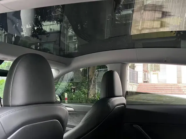 Tesla Model Y — Фото автомобиля 14