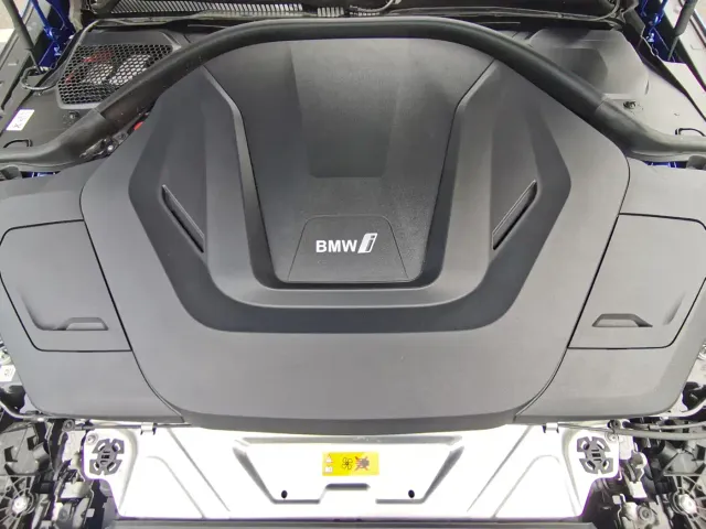 BMW i4 M50 — Фото автомобиля 26