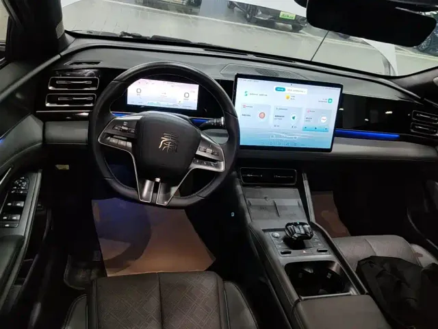 BYD Qin L — Фото автомобиля 5