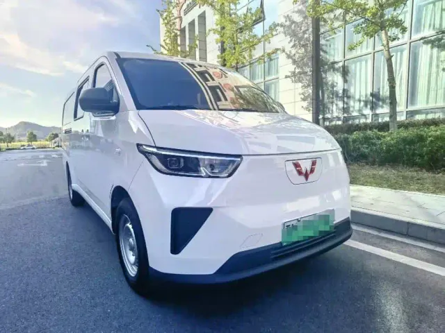 Wuling Yangguang — Фото автомобиля 3