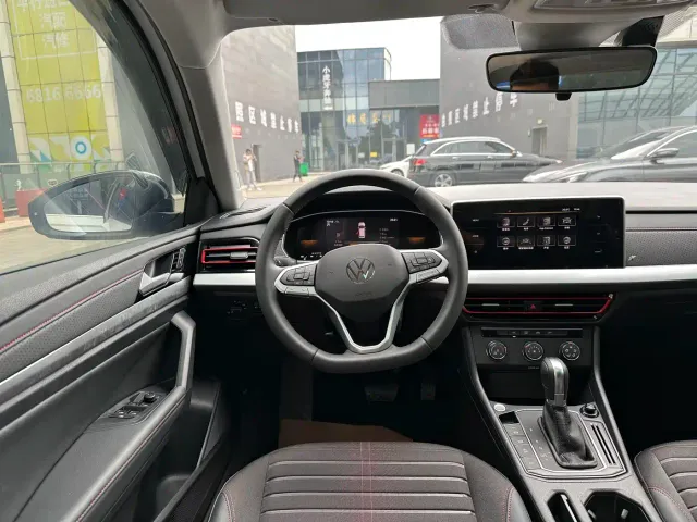 Volkswagen Lavida — Фото автомобиля 20