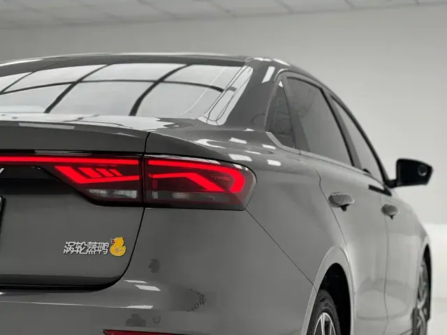 Geely Emgrand — Фото автомобиля 6