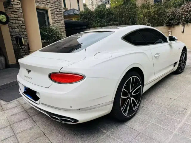 Bentley Continental — Фото автомобиля 11