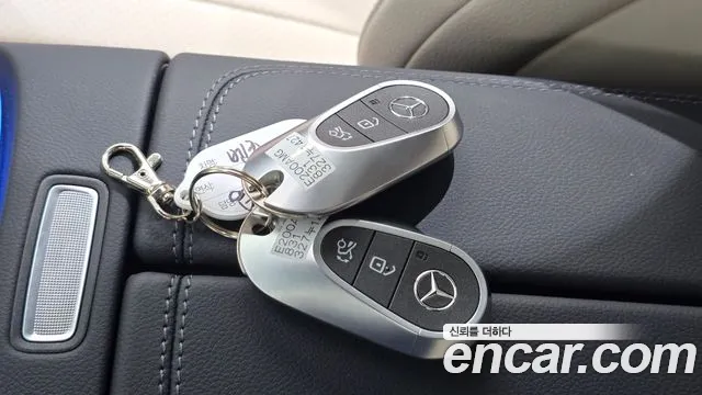Mercedes-Benz E-Class — Фото автомобиля 16