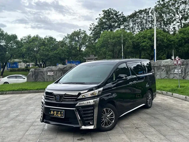 Фотография автомобиля — Toyota Vellfire