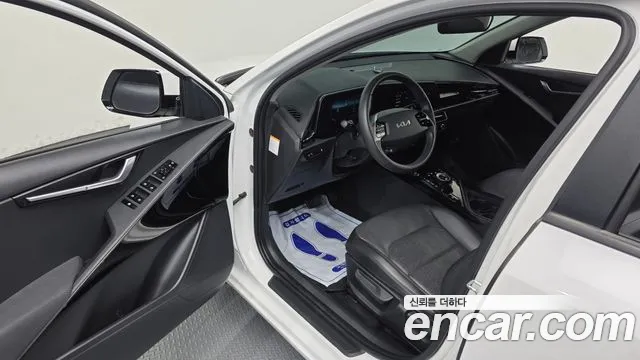 Kia Niro — Фото автомобиля 15