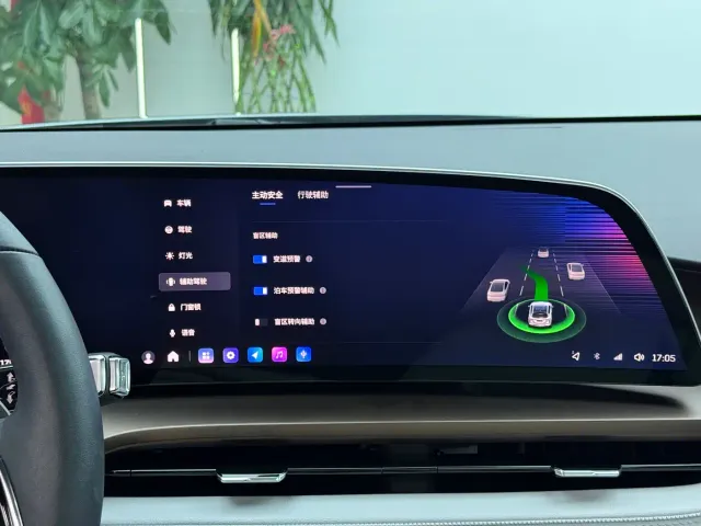 Cadillac Cadillac GT4 2023 25T Luxury Edition — Фото автомобиля 10