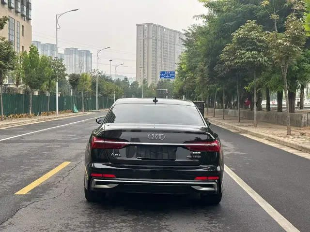 Audi A6L — Фото автомобиля 9