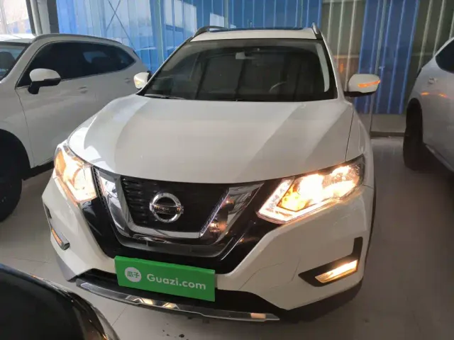 Nissan X-Trail — Фото автомобиля 2