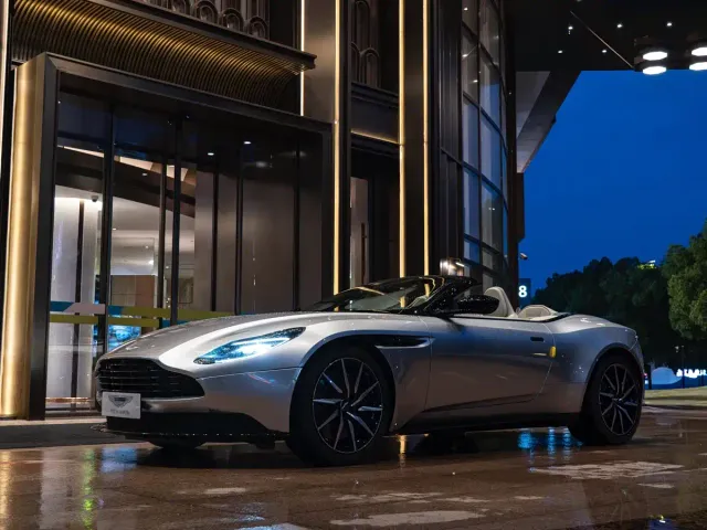 Aston Martin DB11 — Фото автомобиля 2