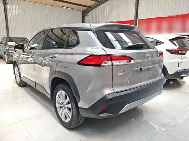 Toyota Corolla Cross — Фото автомобиля 4