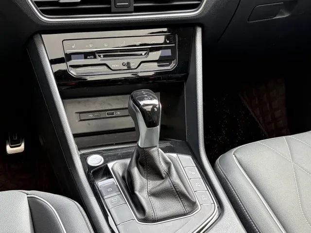 Volkswagen Tiguan L — Фото автомобиля 19
