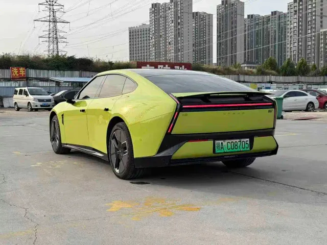 Xpeng P7 — Фото автомобиля 9