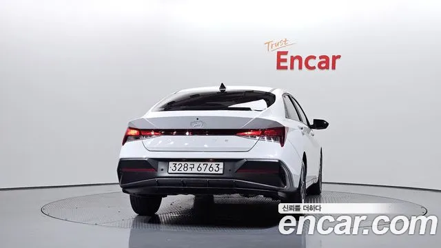 Hyundai Avante CN7 — Фото автомобиля 4