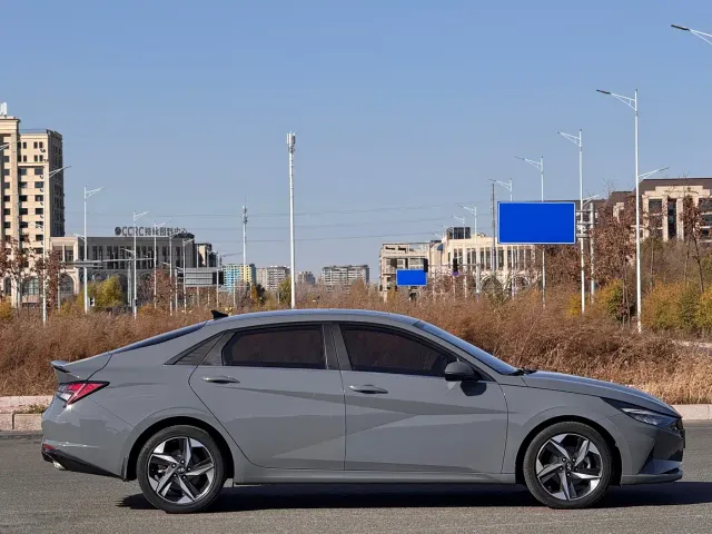 Hyundai Elantra — Фото автомобиля 8