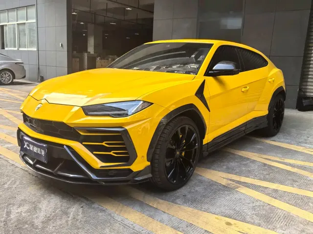 Фотография автомобиля — Lamborghini Urus