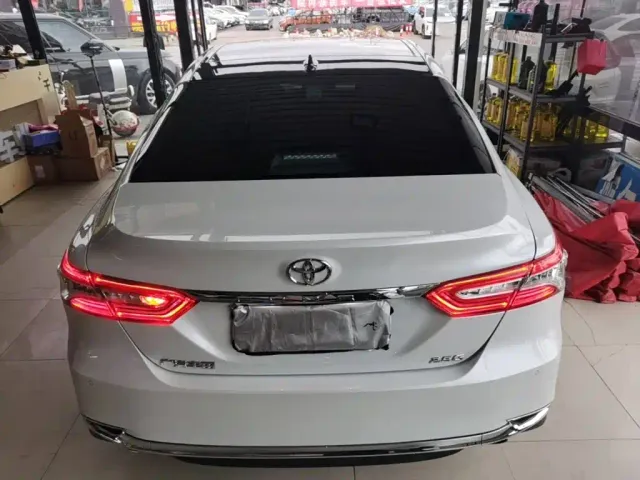 Toyota Camry — Фото автомобиля 5