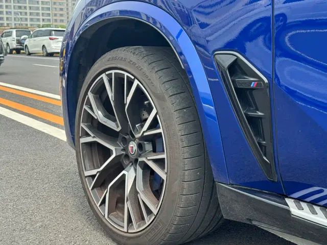 BMW X5 M — Фото автомобиля 11