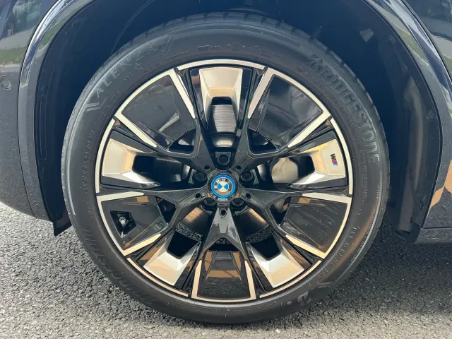 BMW iX3 — Фото автомобиля 15