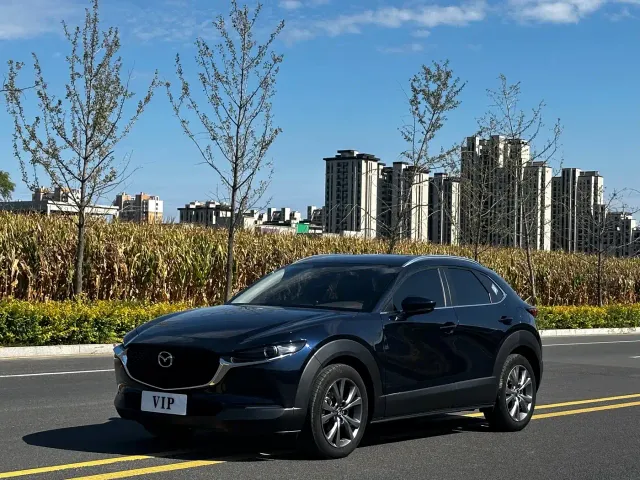 Фотография автомобиля — Mazda CX-30