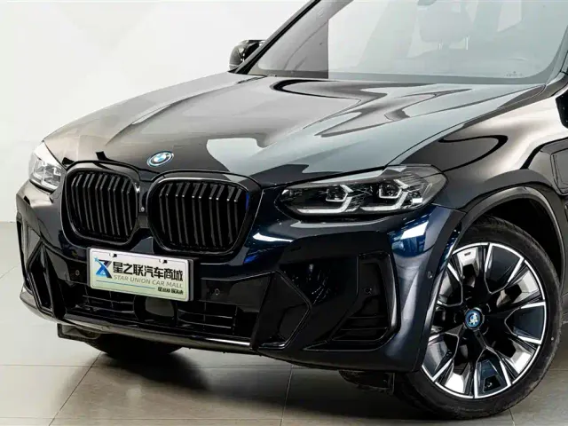 BMW iX3 — Фото автомобиля 2