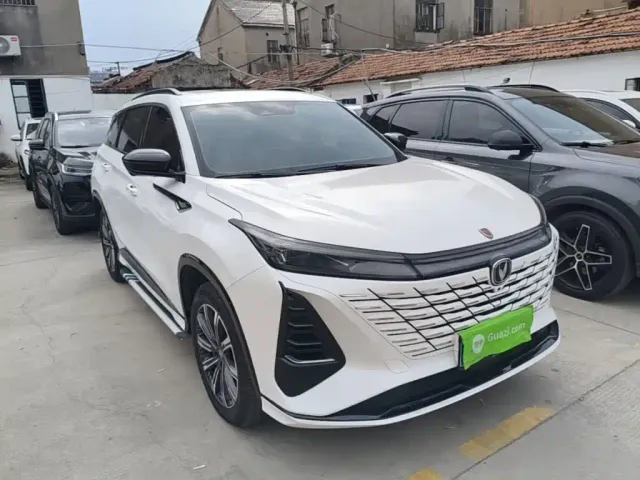 Changan CS75 Plus — Фото автомобиля 3