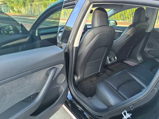 Tesla Model 3 — Фото автомобиля 7