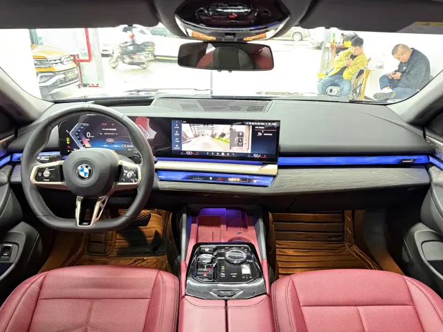 BMW 5 Series — Фото автомобиля 8