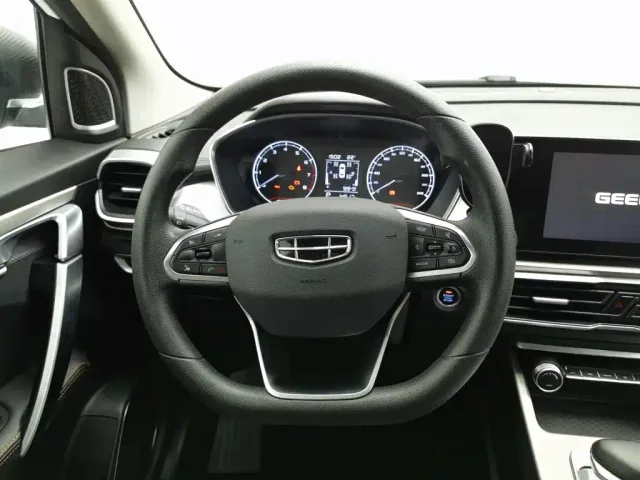 Geely Binyue — Фото автомобиля 11