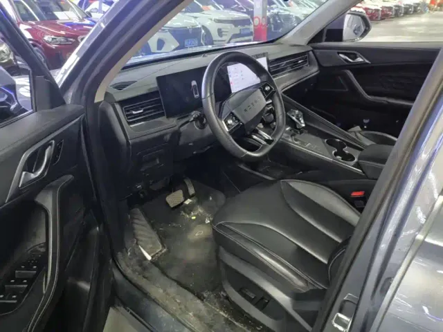 Roewe RX5 — Фото автомобиля 15