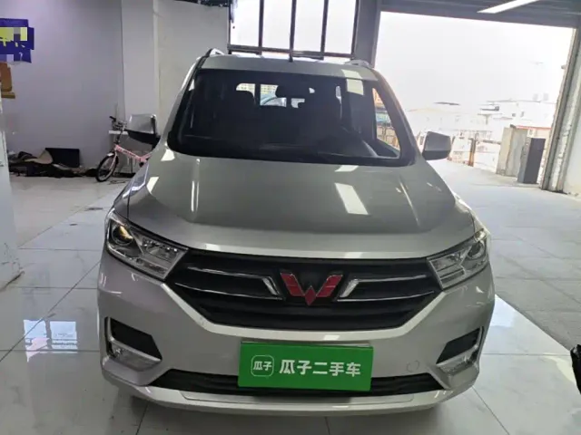 Wuling Hongguang — Фото автомобиля 2