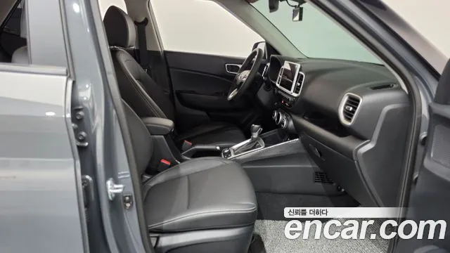 Hyundai Venue — Фото автомобиля 16